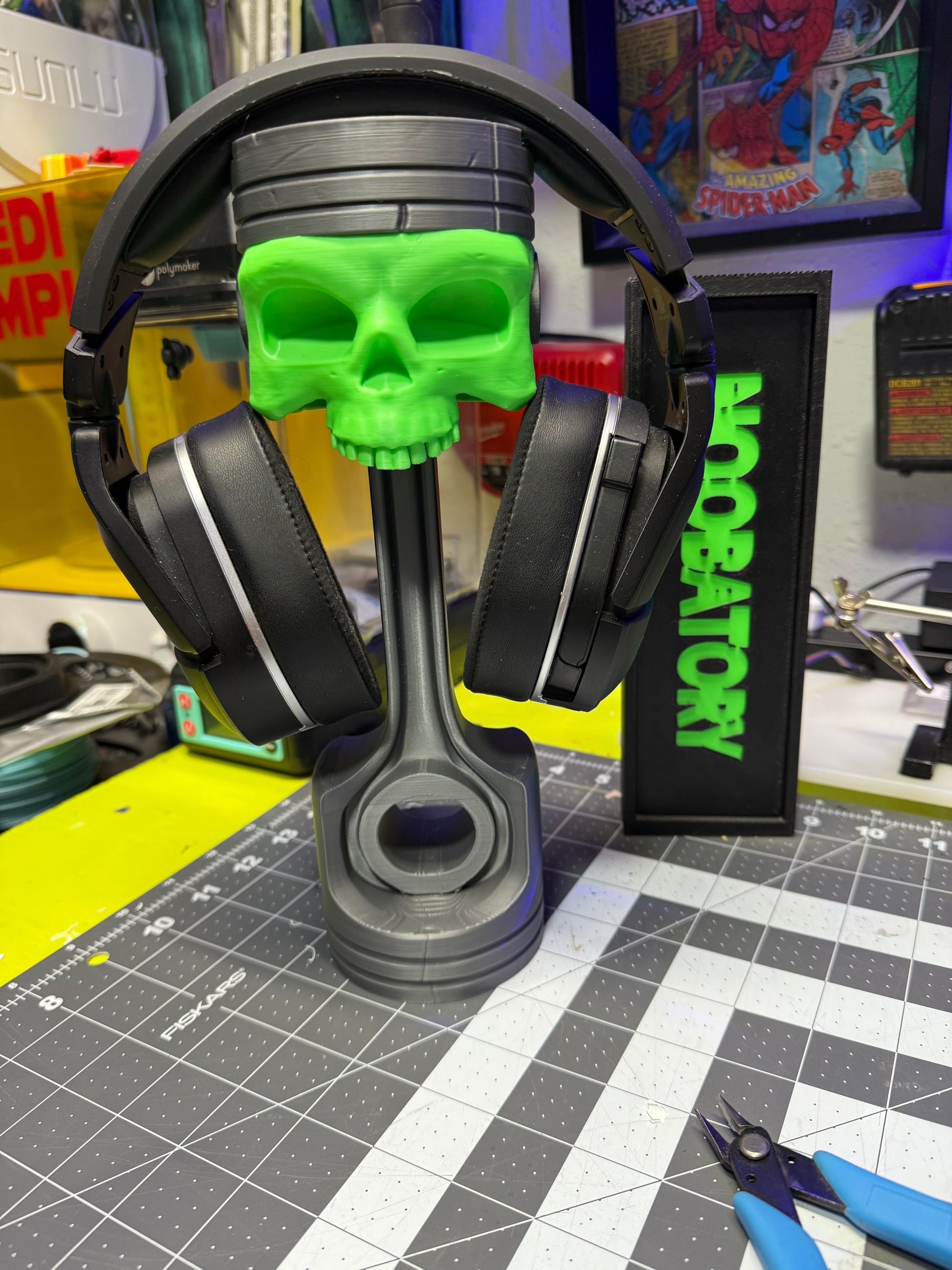 Noobatory Death piston Headphone holder