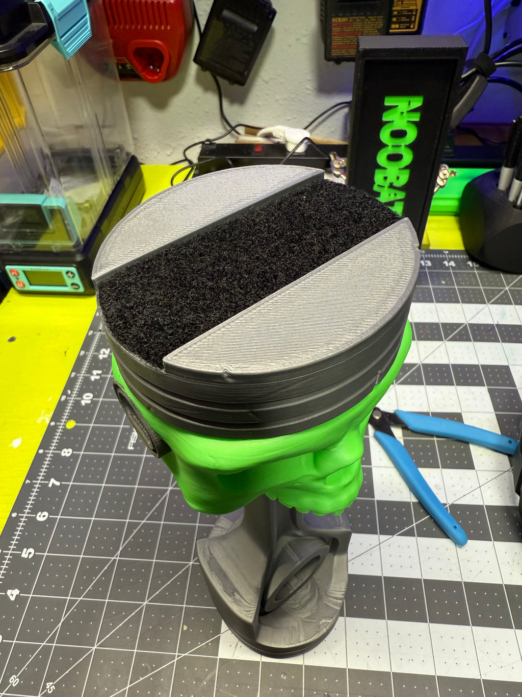 Noobatory Death piston Headphone holder